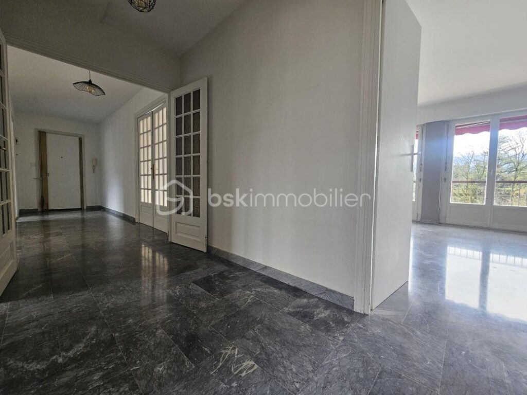 Superbe T4 transformé en T3 – Vue dégagée sur Parc – Echirolles – 4 pièces – 2 chambres – 95 m²