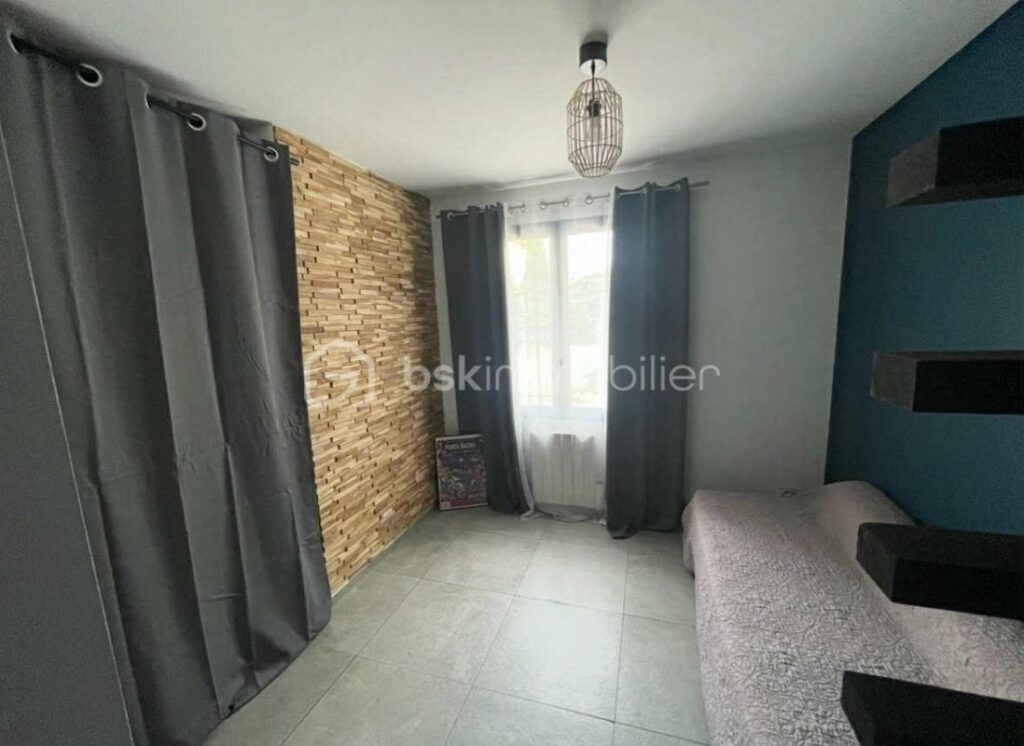 Maison individuelle avec piscine & appartement indépendant ! – 6 pièces – 5 chambres – 173 m²
