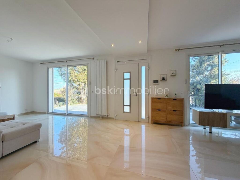 NOUVELLE PEPITE POUR POSER SES VALISES ! – 7 pièces – 4 chambres – 114 m²