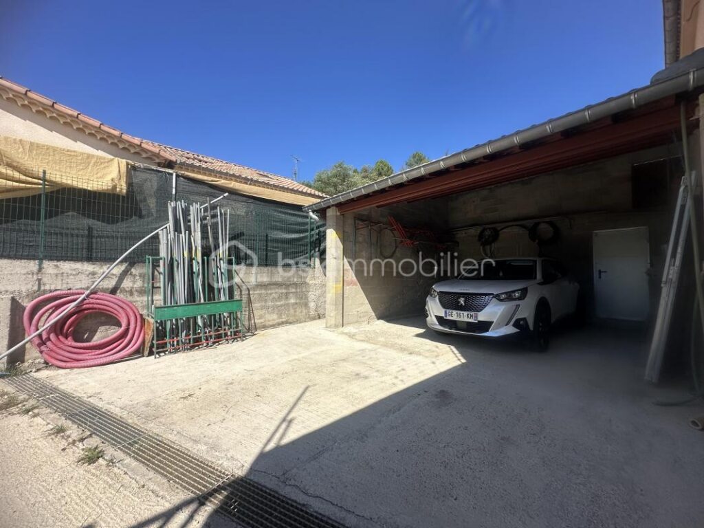 Énorme Potentiel pour cette jolie Villa située à 20 minutes du centre Ville d’Ales – 5 pièces – 4 chambres – 125 m²