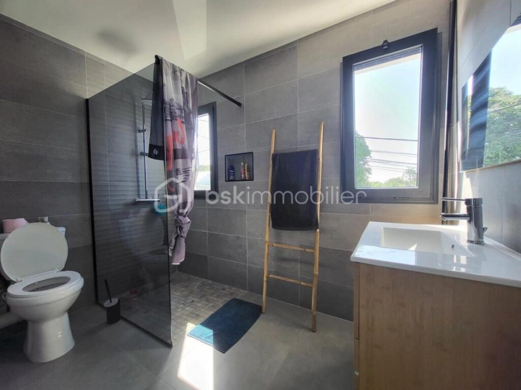 Superbe Villa Contemporaine F4 Neuve avec Vue Exceptionnelle – 4 pièces – 3 chambres – 100 m²