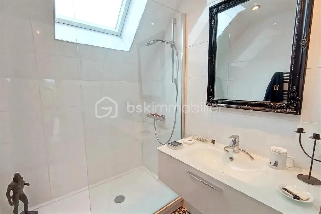 Propriété centre d’Oloron vue Pyrénées – 7 pièces – 5 chambres – 225 m²