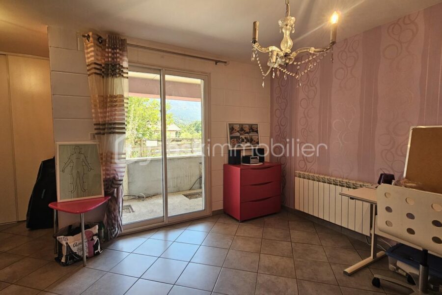 Maison à vendre à La batie neuve