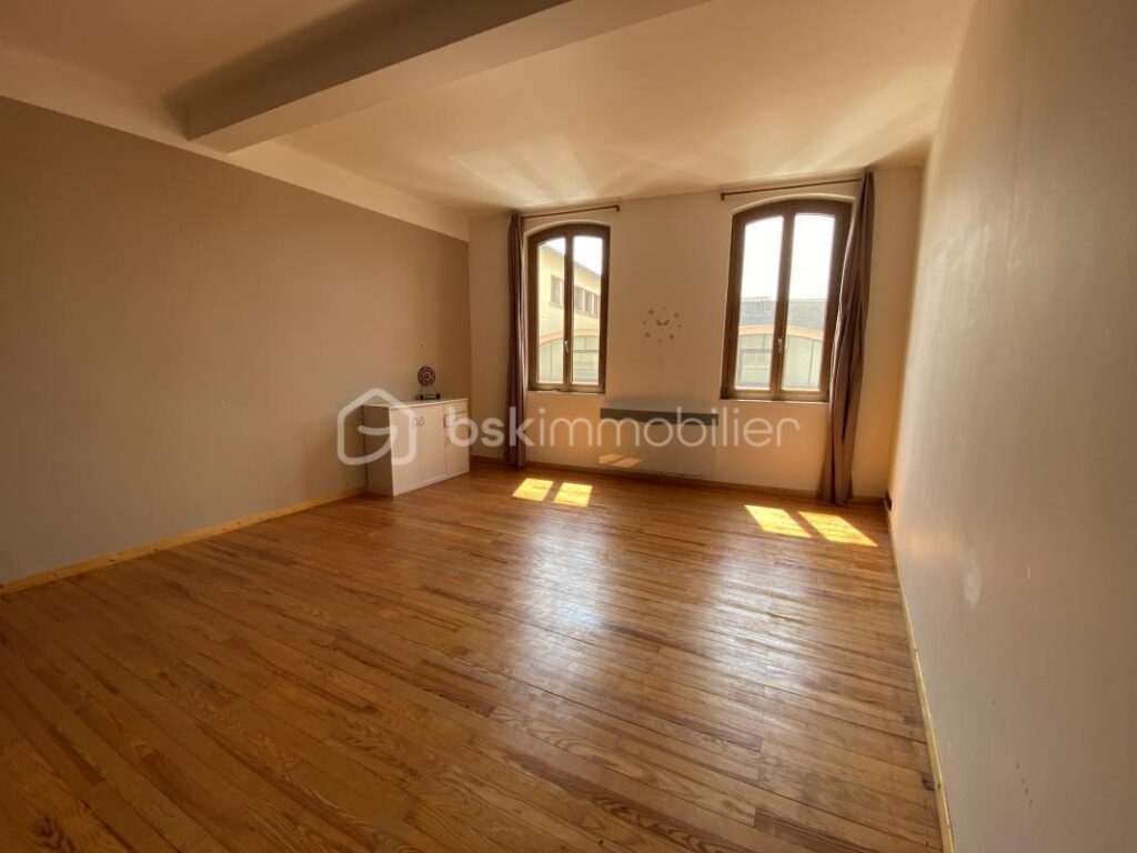 Maison de charme au cœur du village de Nègrepelisse – 5 pièces – 3 chambres – 165 m²