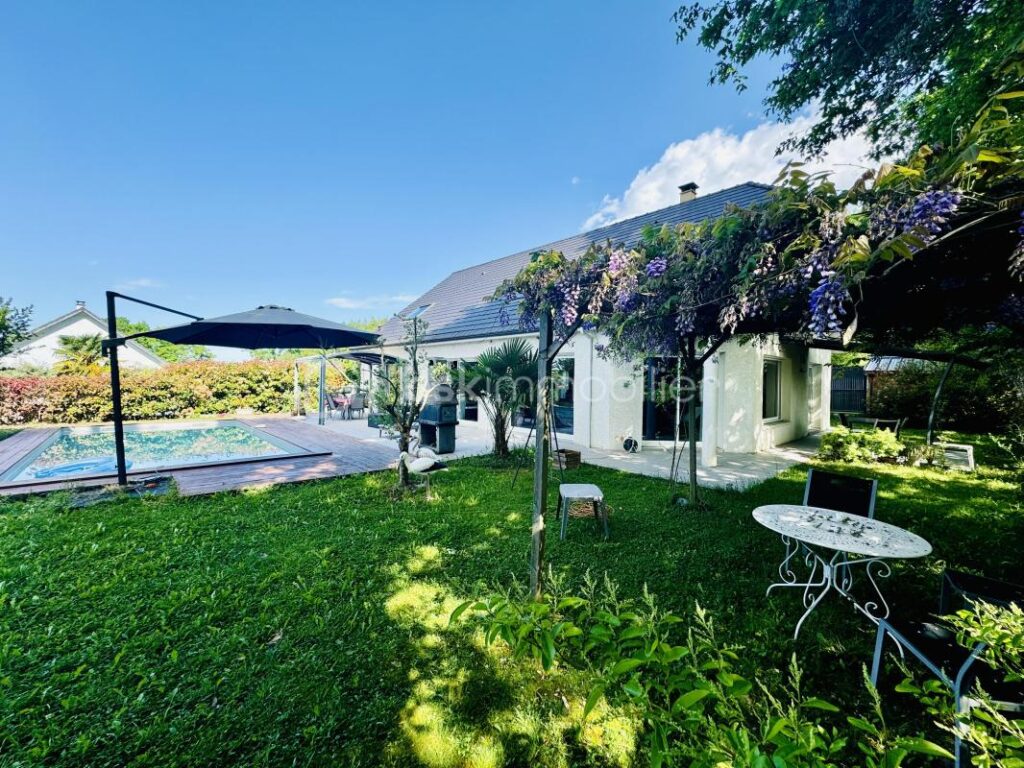 Maison 230m² 6 chambres vue Pyrénées – 7 pièces – 6 chambres – 230 m²