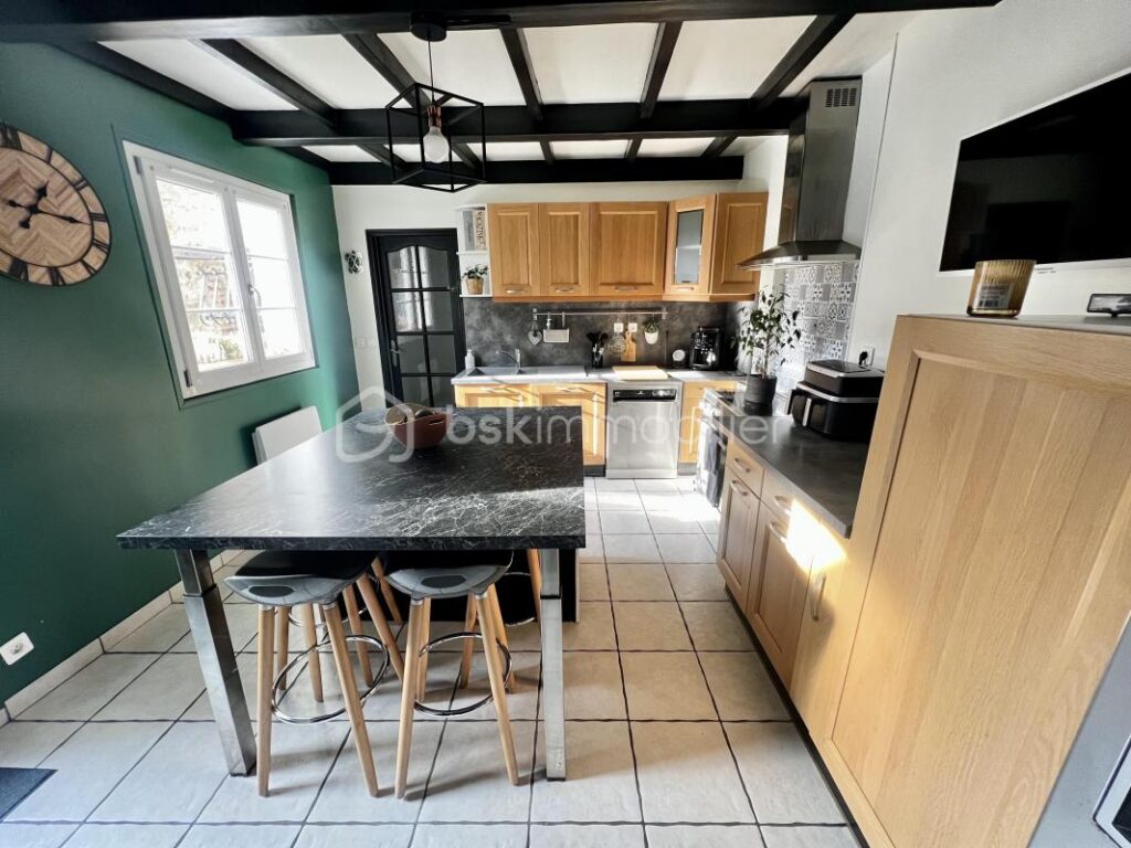 Submergez-vous dans une oasis de tranquillité à quelques minutes de Crécy la Chapelle! – 6 pièces – 4 chambres – 150 m²