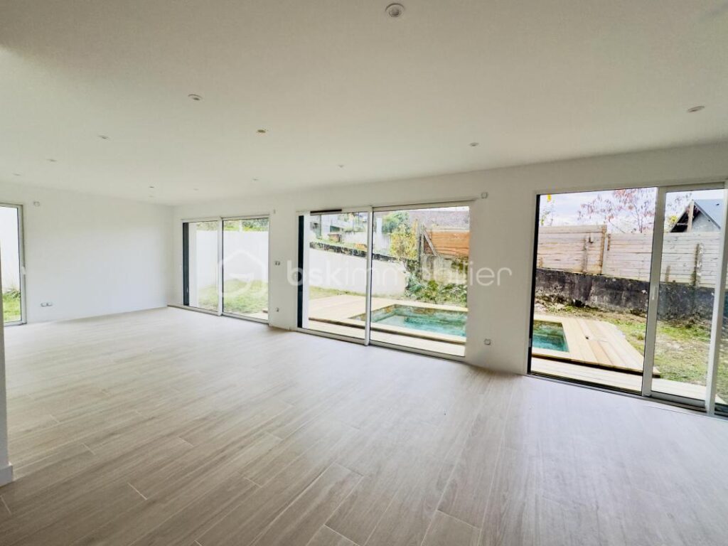 Maison T4 de 2025 RE 2020 à Pugny-Chatenod – 4 pièces – 3 chambres – 123 m²