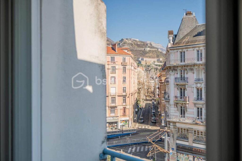 Studio spacieux et lumineux, proche de la gare de Grenoble – 1 pièce – NR chambres – 26 m²
