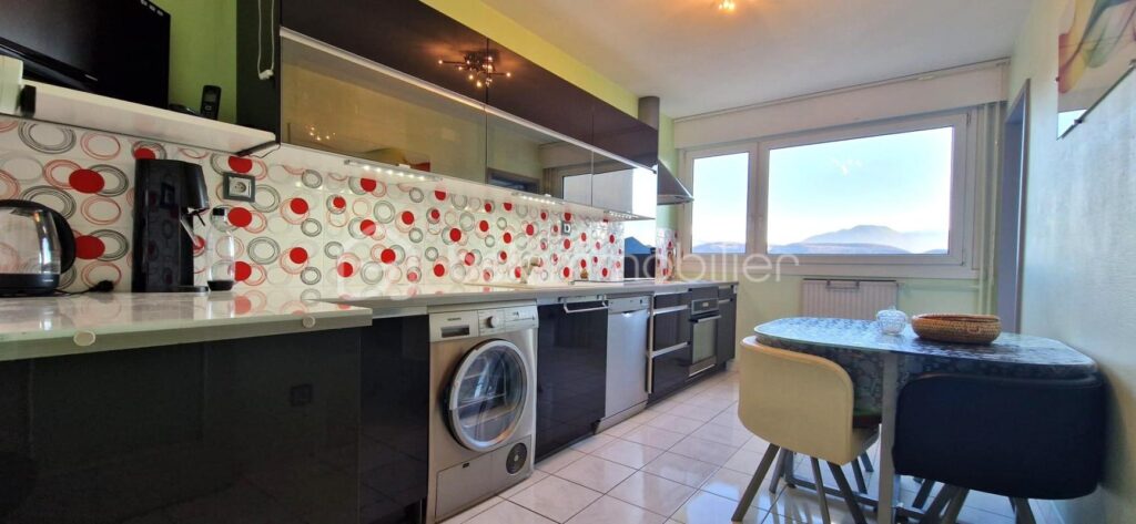 T4/ T3 – 17ème Etage – Vue Montagnes et Grenoble – Matériaux Nobles – 4 pièces – 2 chambres – 104 m²