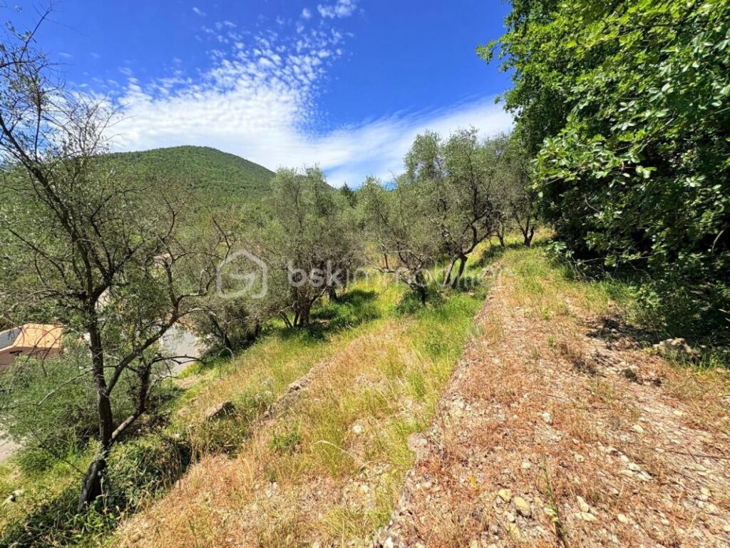 🌿 Terrain constructible – Pierrefeu (06910) 🌿 – NR pièces – NR chambres – 3077 m²