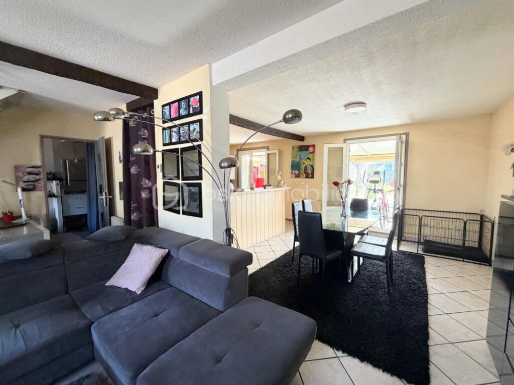 Maison idéalement située dans un quartier calme, vue Pyrénées – 9 pièces – 4 chambres – 106 m²