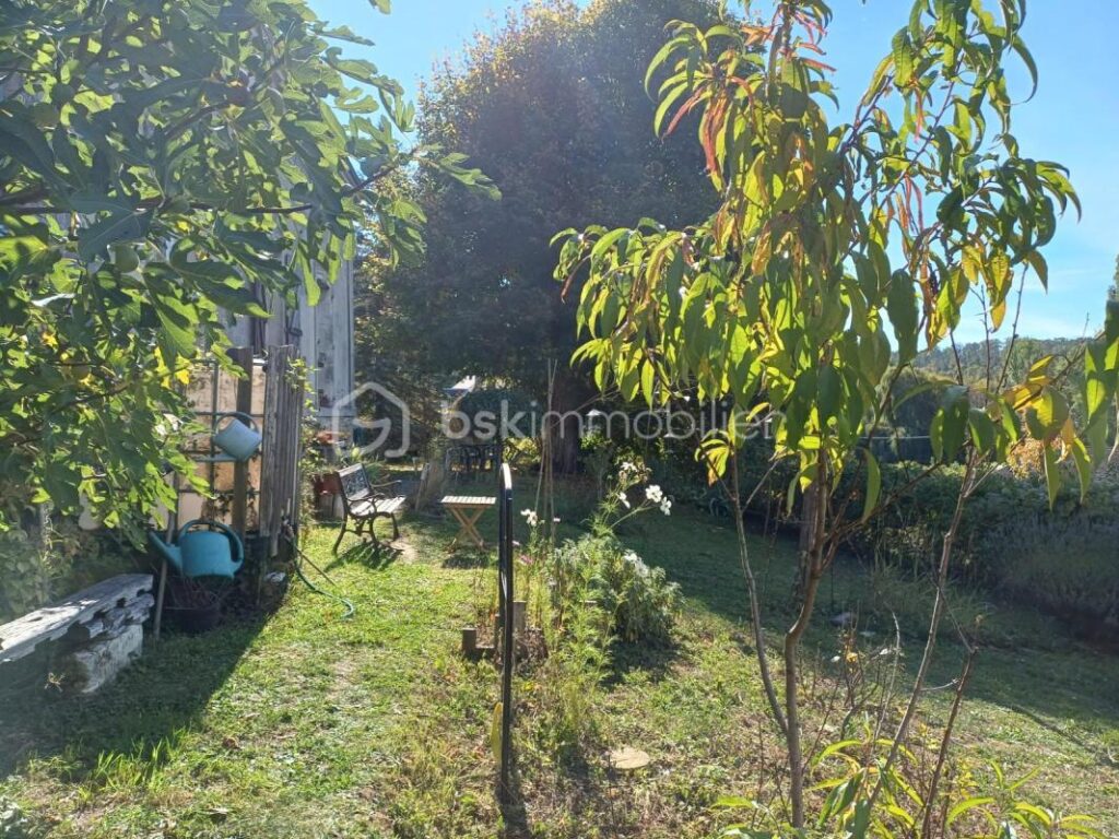 Vue imprenable sur la vallée de la Roche à St Paterne Racan pour cette maison de 3 chambres (possibilité 4) – 5 pièces – 3 chambres – 131 m²