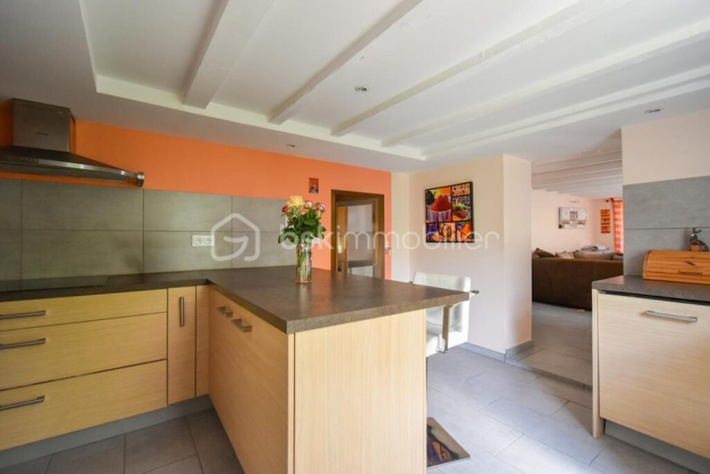 Maison familiale de 167m2 proche commodités – 7 pièces – 5 chambres – 167 m²