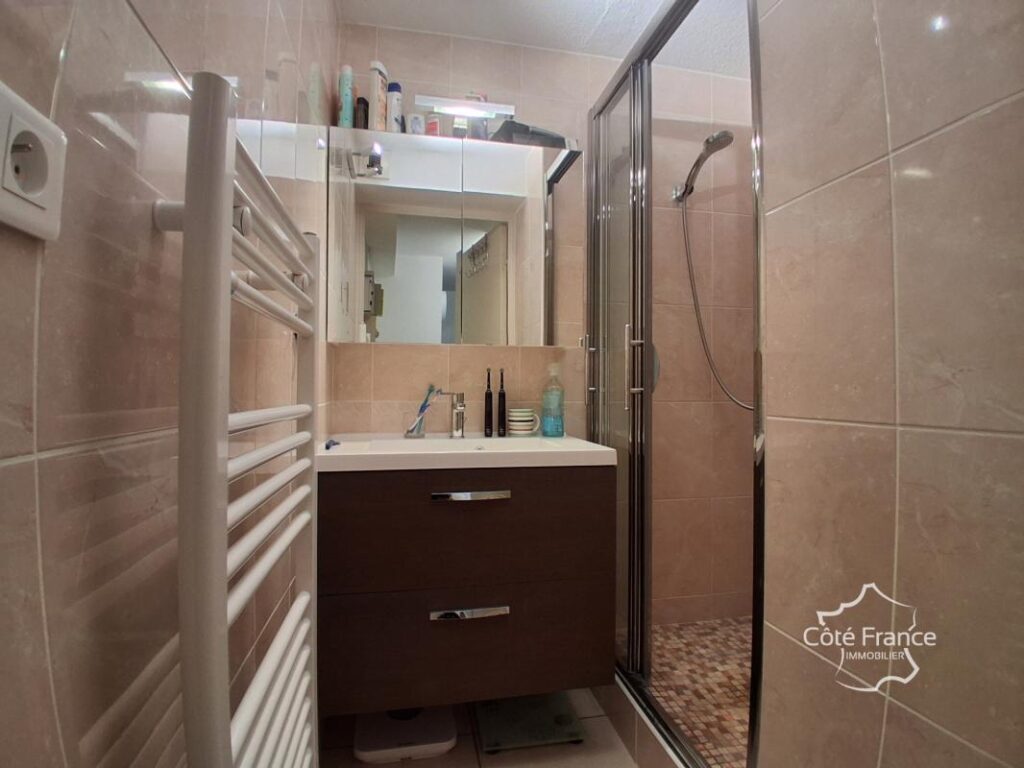 Bel Appartement T2 rénové secteur Richelieu dans résidence a – 2 pièces – 1 chambre – 31 m²