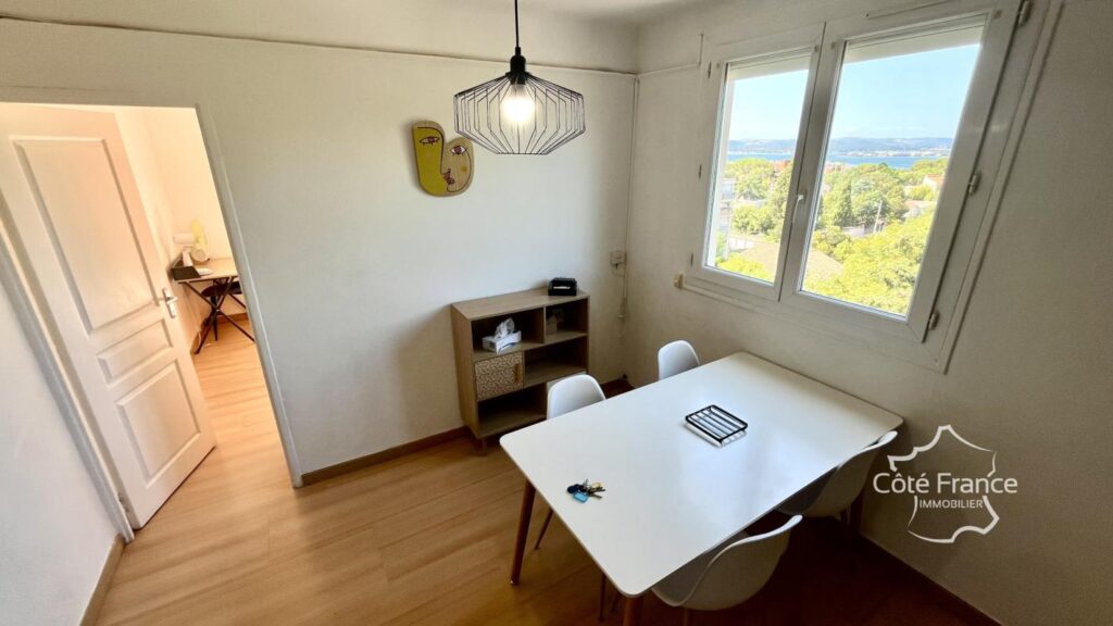 Appartement 53 m2 avec vue dégagée- VUE BASSIN DE THAU – 2 – 3 pièces – 2 chambres – 53 m²