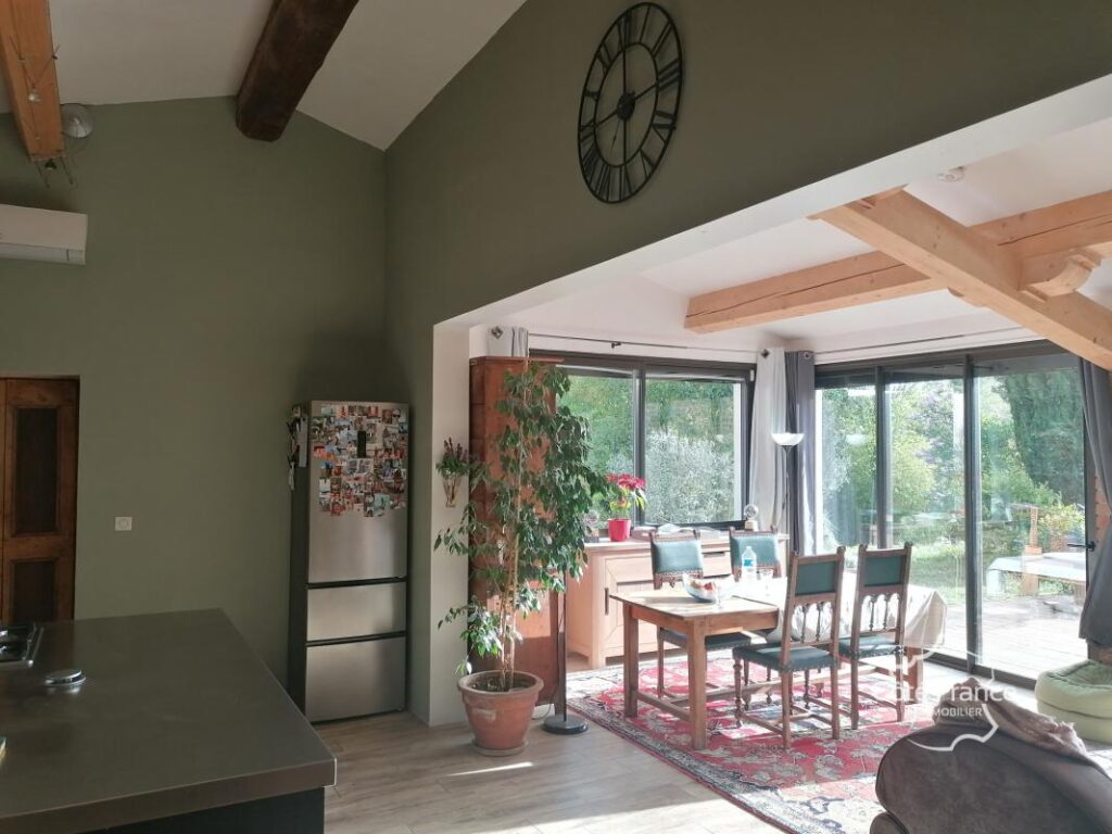 MAS BERGERIE PLEINE NATURE SANS VIS A VIS – 9 pièces – 4 chambres – 250 m²