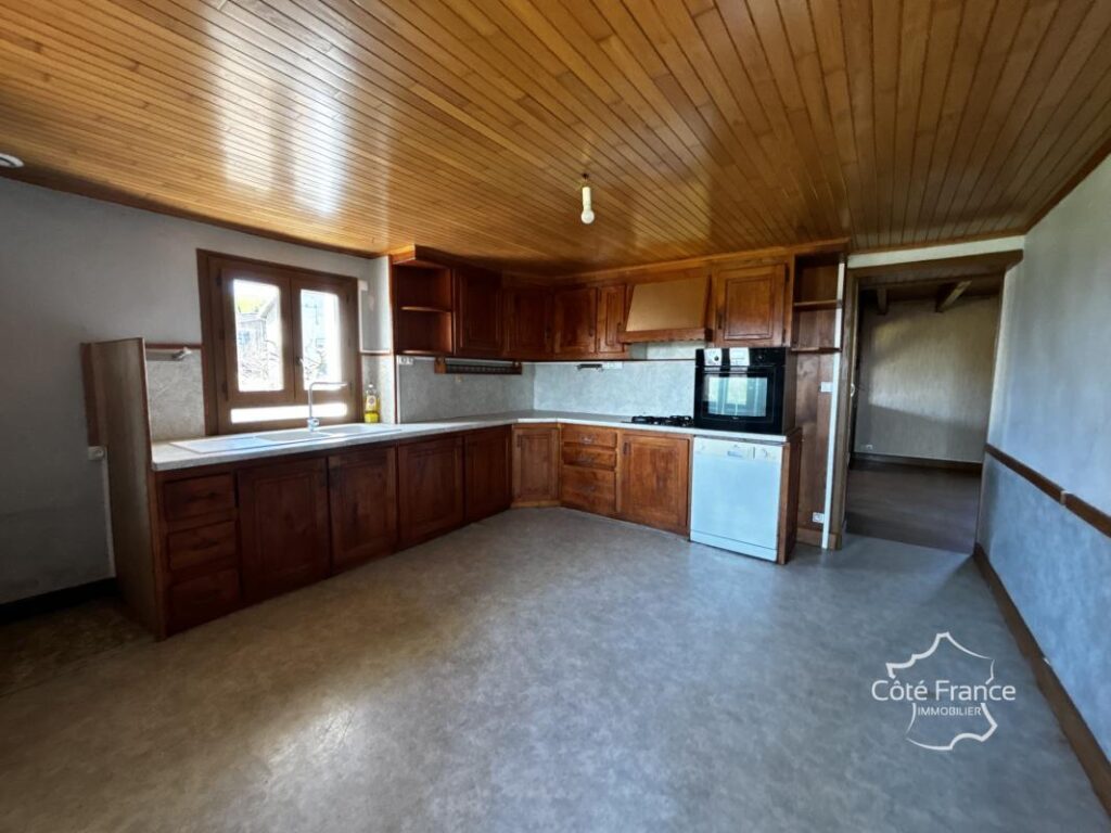 Corps de ferme avec maison d’habitation et appartement, gran – 6 pièces – 4 chambres – 130 m²