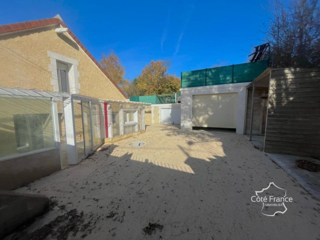 Maison de charme rénovée 125 m2 habitables sur 628 m2 de t – 5 pièces – 2 chambres – 135 m²