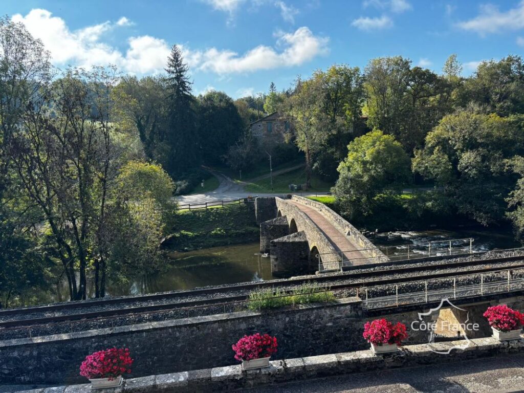 Maison de village avec local commercial et grande jardin, ga – 8 pièces – 4 chambres – 130 m²