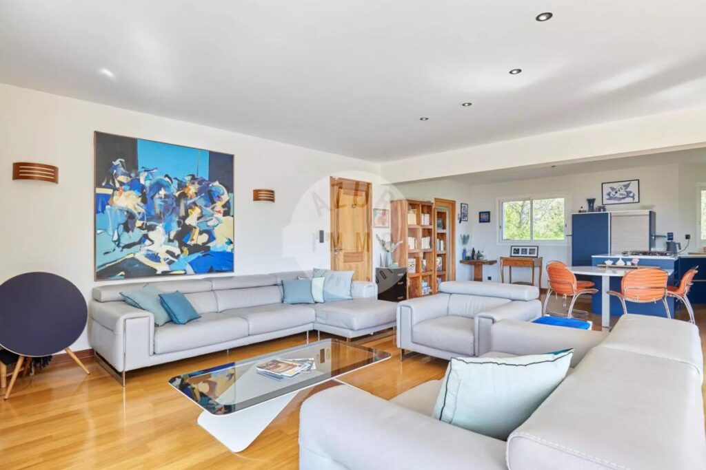 Villa d’exception Domaine privé Lascours – 6 pièces – 4 chambres – 350 m²