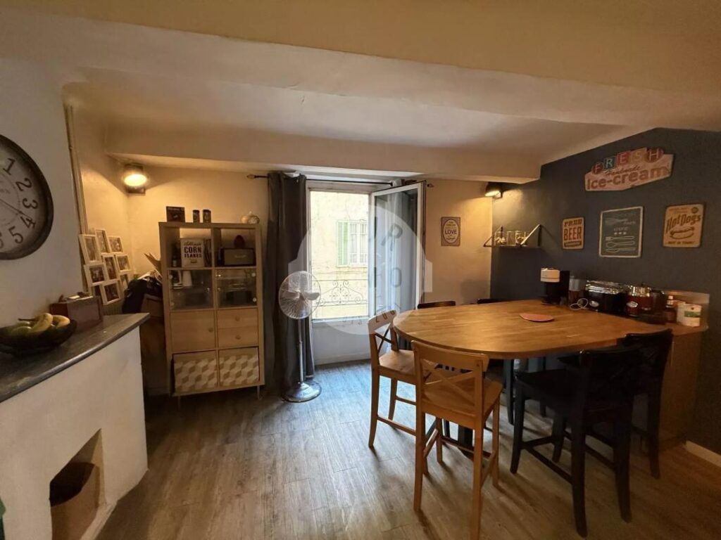 Maison de ville de type 3 d’env. 82.91 m² en R+4_Auriol – 3 pièces – 2 chambres – 82 m²