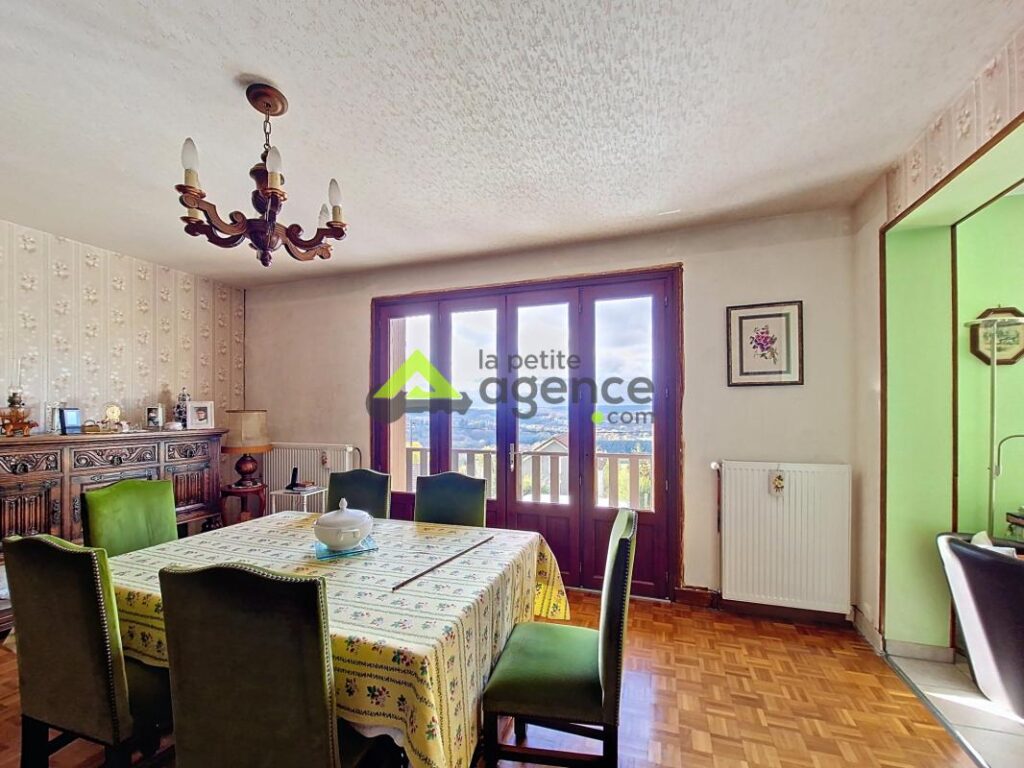 Maison sur sous-sol – BOURGANEUF – 5 pièces – 4 chambres – 125 m²