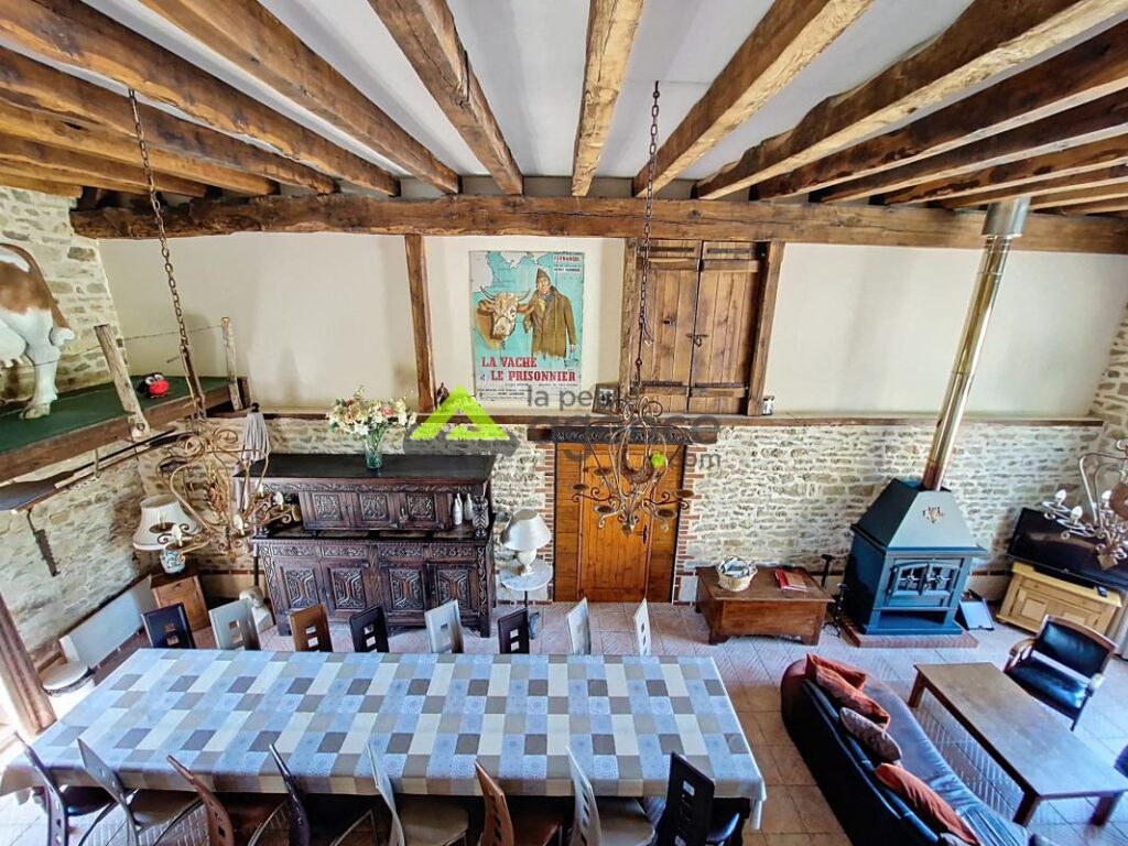 Magnifique Propriété – 270 m2 + Etang – 11 pièces – 8 chambres – 270 m²