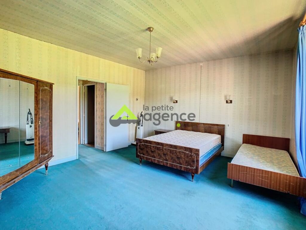 Maison de Village 9 pièces – 216 m2 – 9 pièces – 4 chambres – 216 m²