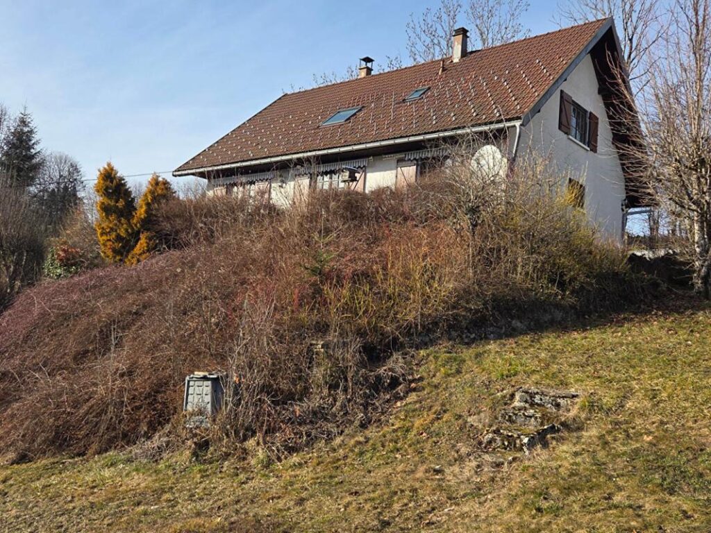 MAISON 7 PIECES 147 M² SUR TERRAIN DE 12 ARES 375000 EUROS – 7 pièces – 5 chambres – 147 m²