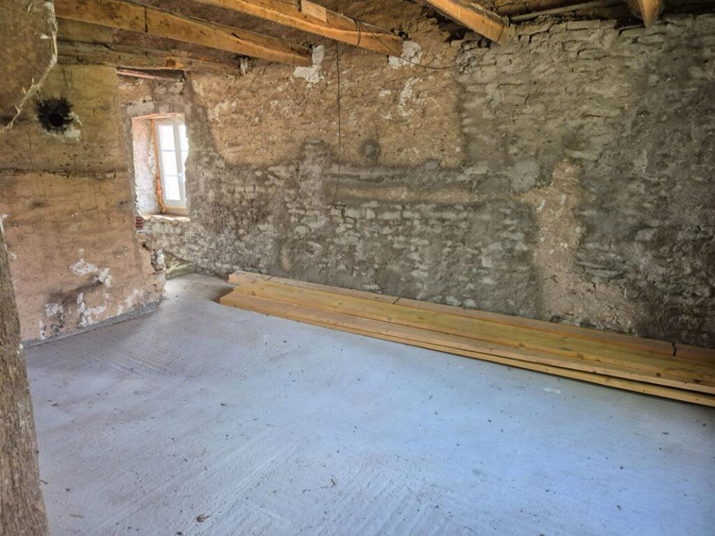 Maison de village secteur Champlitte 5 pièce(s) 150 m2 + maisonnette 80 m2 – 5 pièces – 4 chambres – 230 m²