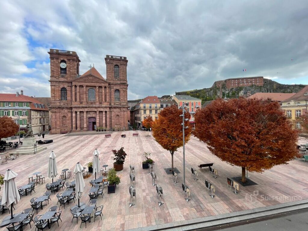 Vieille ville sur la place d’armes, bel appartement 5 pièces de 91.85M2 – 5 pièces – 3 chambres – 91 m²