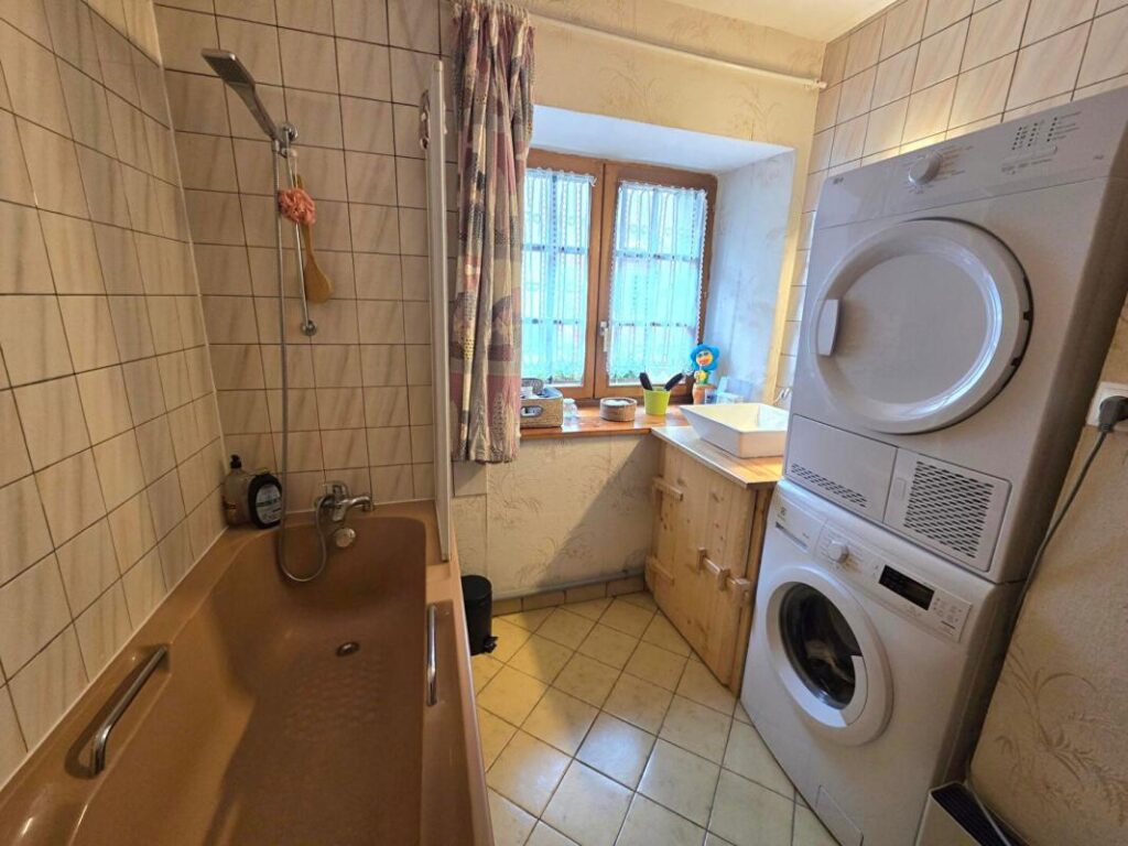 MAISON 7 PIECES 139m² SUR TERRAIN DE 6.77 ARES 169000 EUROS – 7 pièces – 4 chambres – 139 m²