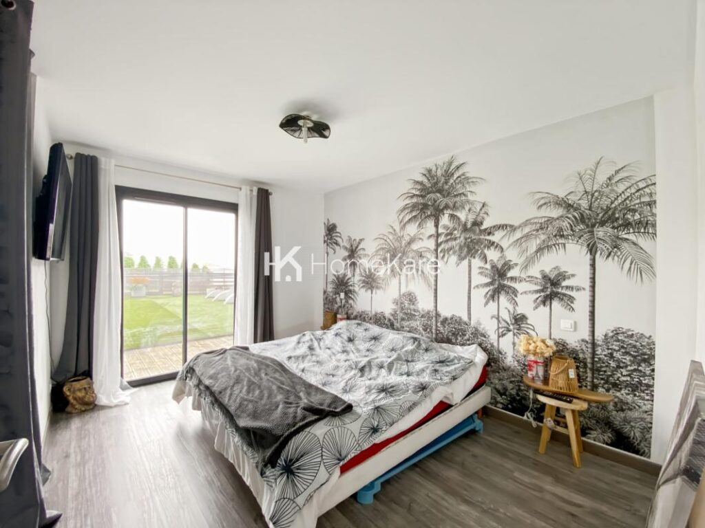 VILLA AVEC VUE, PISCINE, DEPENDANCE ET GRAND GARAGE – 8 pièces – 6 chambres – 275 m²