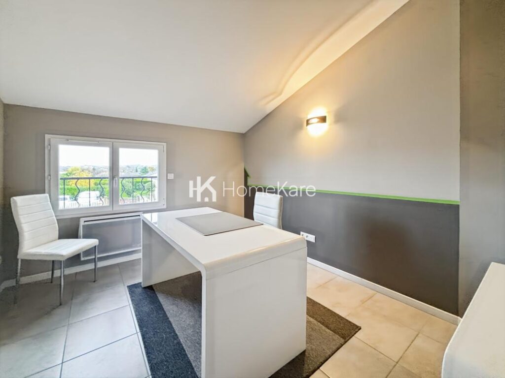 UNE MAISON SEDUISANTE !!! – 9 pièces – 7 chambres – 180 m²