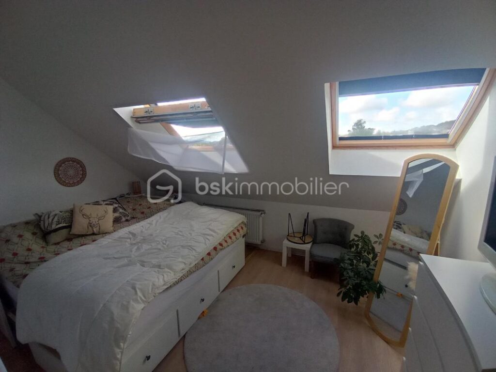 SUPERBE APPARTEMENT T3 DE CHARME DANS MAISON EN DERNIER ETAGE AVEC TERRASSE COUVERTE – 3 pièces – 3 chambres – 83 m²