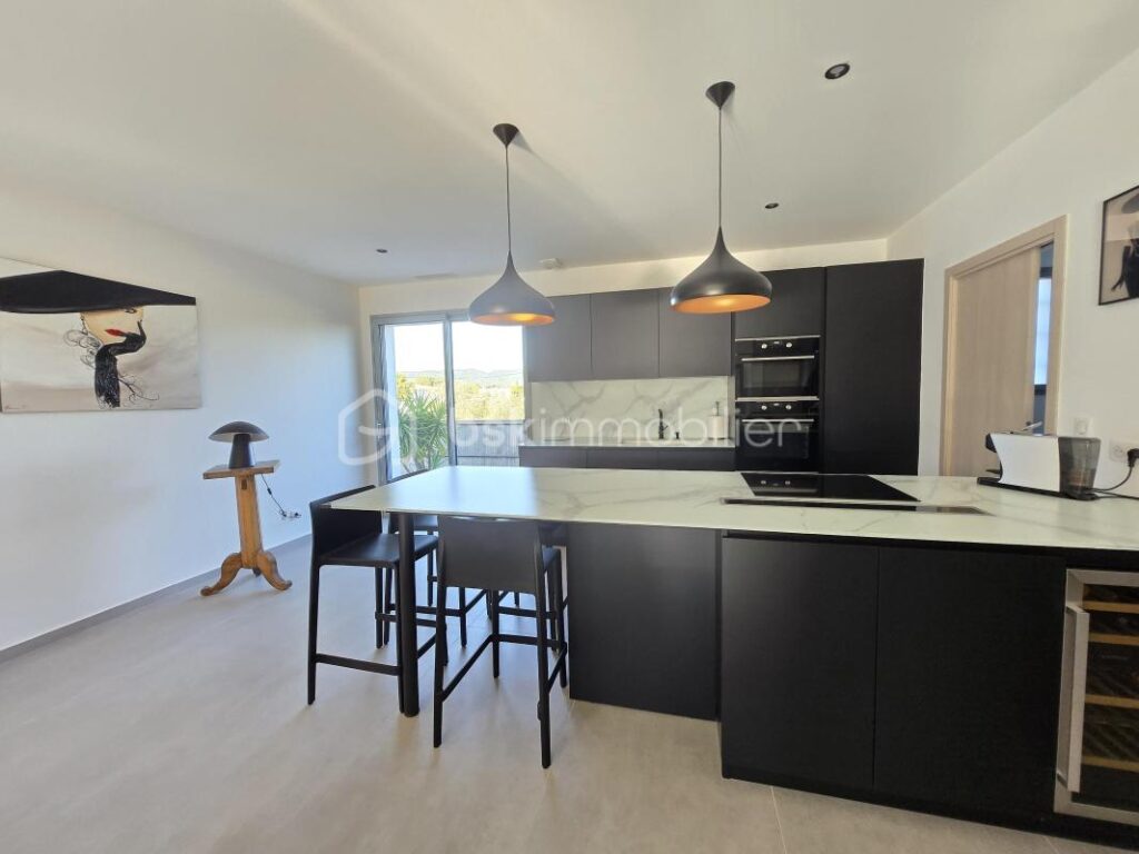 Villa neuve 5 pièces, grand standing, résidentiel, piscine – 5 pièces – 4 chambres – 131 m²