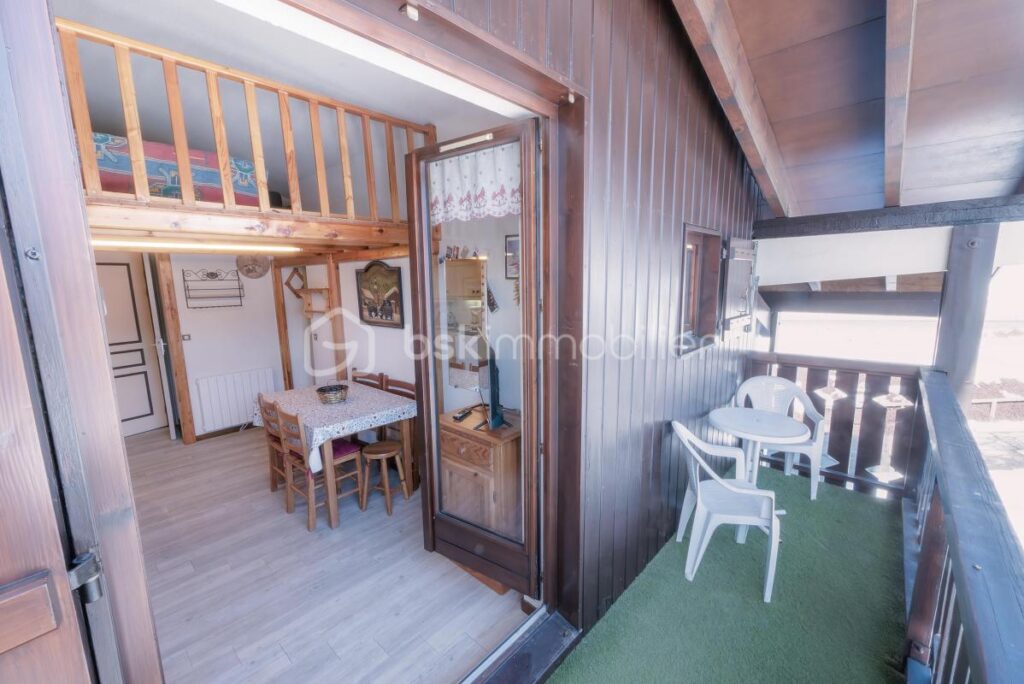 74120 PRAZ-SUR-ARLY – APPARTEMENT 1 CHAMBRE + MEZZANINE – VUE MONTAGNE – PROCHE CENTRE VILLAGE ET PISTES DE SKI – 2 pièces – 2 chambres – 23 m²