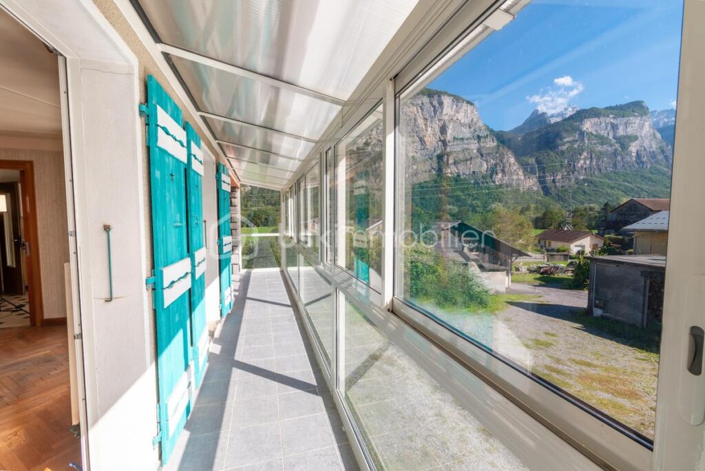 74300 – MAGLAND – GRANDE MAISON DE VILLAGE – PROJET DE RÉNOVATION – SITUATION AU CALME ET ENSOLEILLÉE – 3 NIVEAUX, 270M² DE SURFACE TOTALE POUR 170M² HABITABLES – 8 pièces – 4 chambres – 170 m²