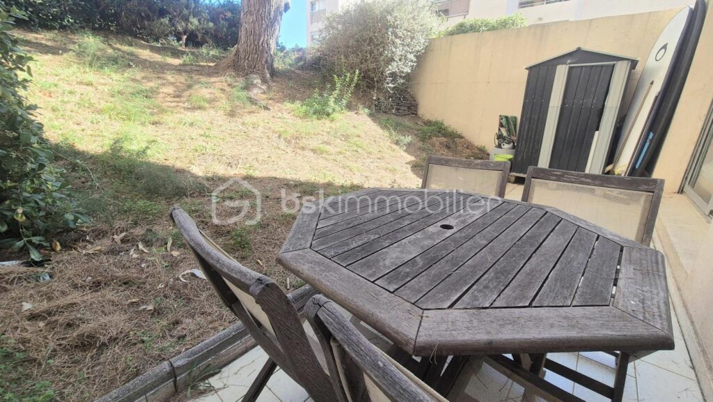 HYERES LA RITORTE – RDJ DE 61M² – PARKING PRIVATIF – TERRASSE – JARDINET – RÉSIDENCE DE STANDING – 3 pièces – 2 chambres – 61 m²
