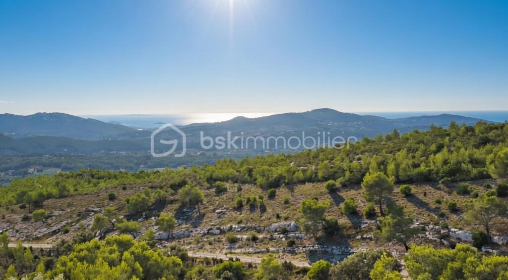 Castellet – Maison divisée en deux logements dans résidence sécurisée avec piscine – 5 pièces – 3 chambres – 92 m²