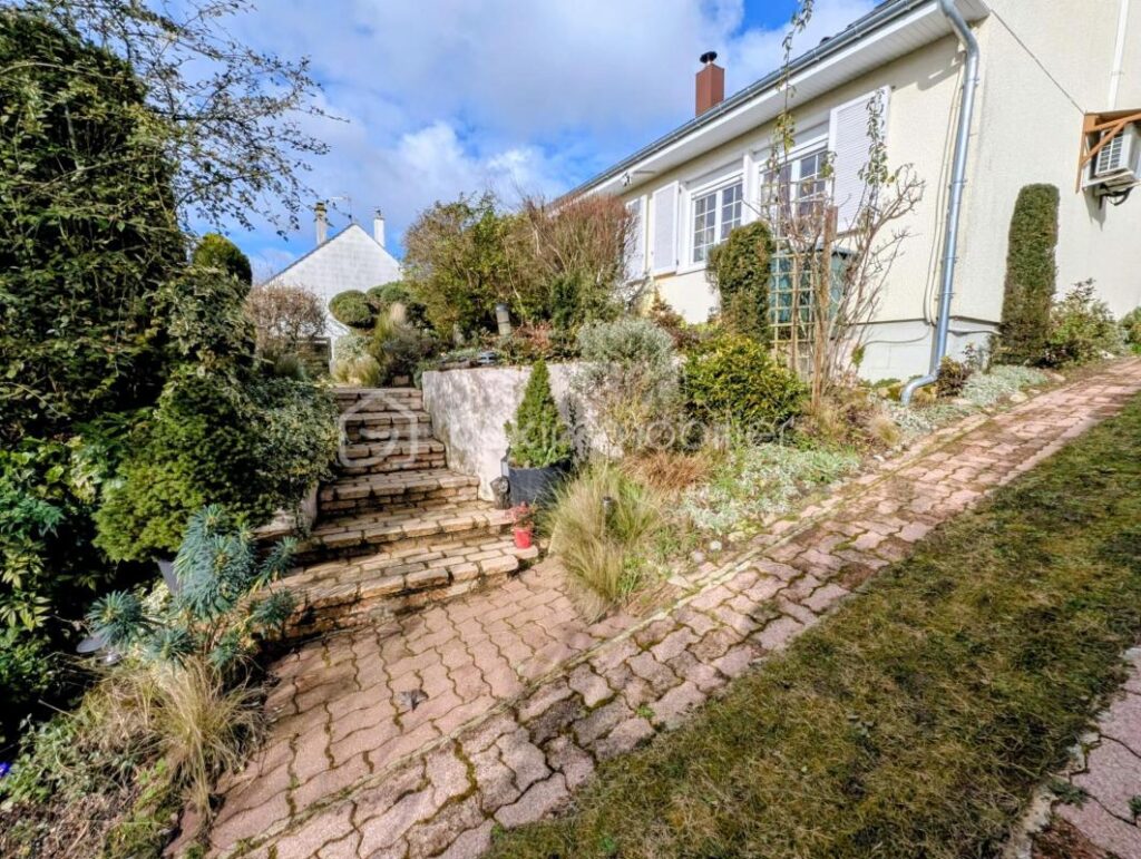 🏡 Soissons – Maison lumineuse 100 m² – 3 chambres (posssibilité d’une 4e) – Jardin – 164 990 € – 5 pièces – 3 chambres – 100 m²