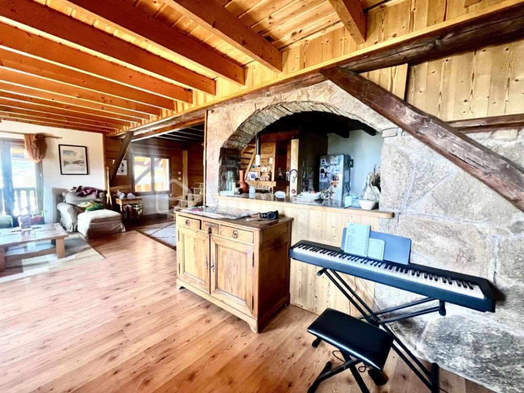 Maison 5 pièces Jarrier – 5 pièces – 3 chambres – 204 m²