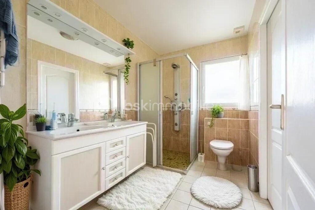 À VENDRE – À 7 min de Morlaàs , Maison contemporaine de plain pied – 133 m² – Terrain 2619 m² – Vue Pyrénées – Prestations haut de gamme – 4 pièces – 3 chambres – 132 m²