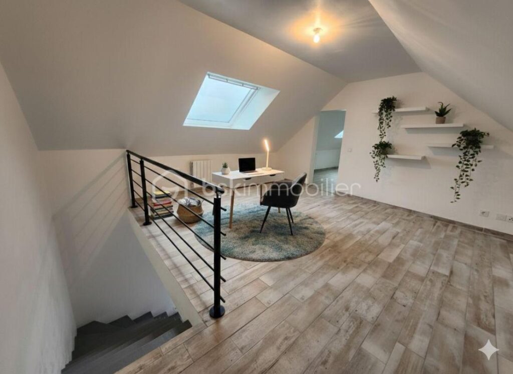 Longère en pierres de 6 pièces de 160 M2 à GRAND-CHAMP – 6 pièces – 4 chambres – 160 m²