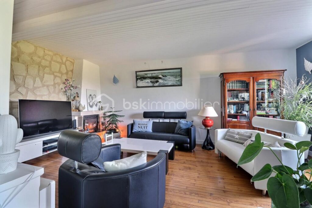 Maison 154m² 63300 Thiers – 5 pièces – 4 chambres – 154 m²