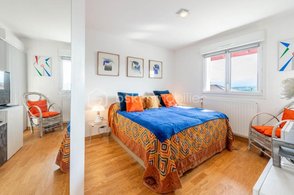 Appartement 2 pièces dernier étage avec balcon couvert de 11 m² sur vue dégagée – 2 pièces – 1 chambre – 44 m²