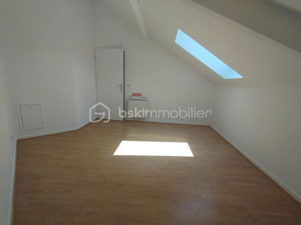 APPARTEMENT T4 EN DUPLEX – 5 pièces – 3 chambres – 76 m²