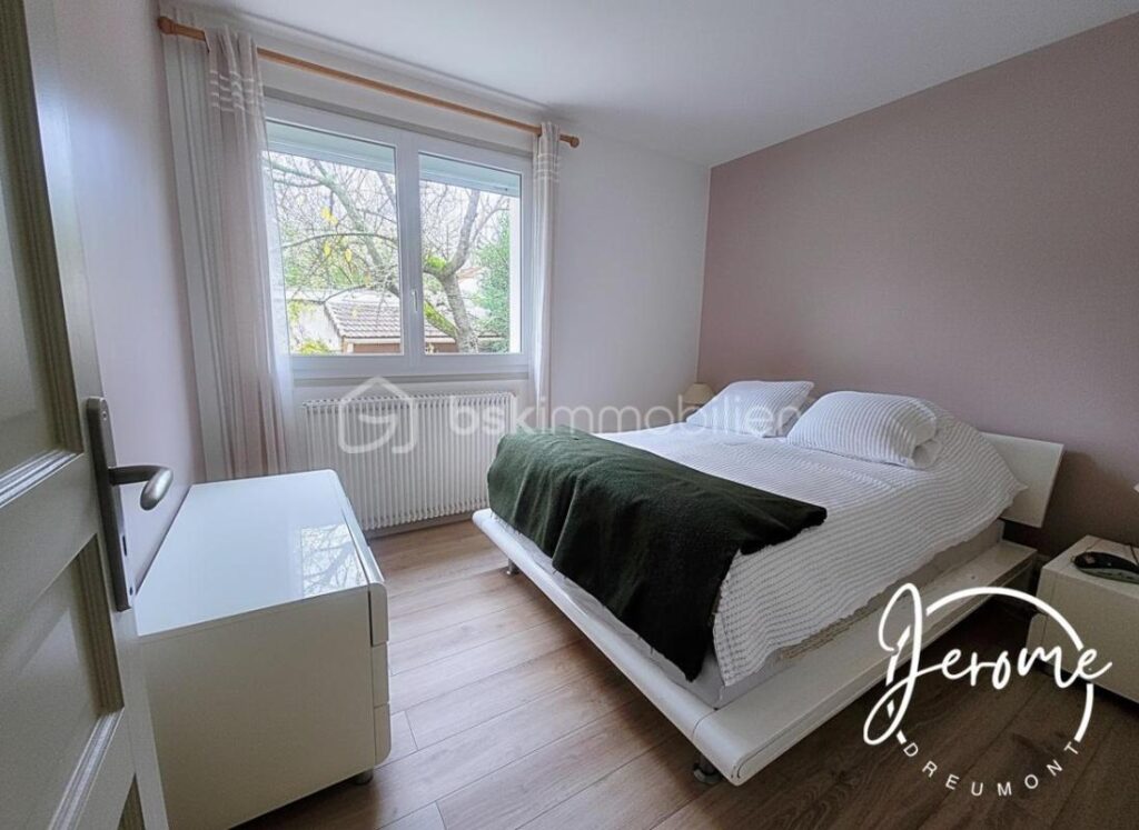 Maison familiale rénovée 7 P/ 148 m² / Montgeron secteur résidentiel – 7 pièces – 4 chambres – 148 m²