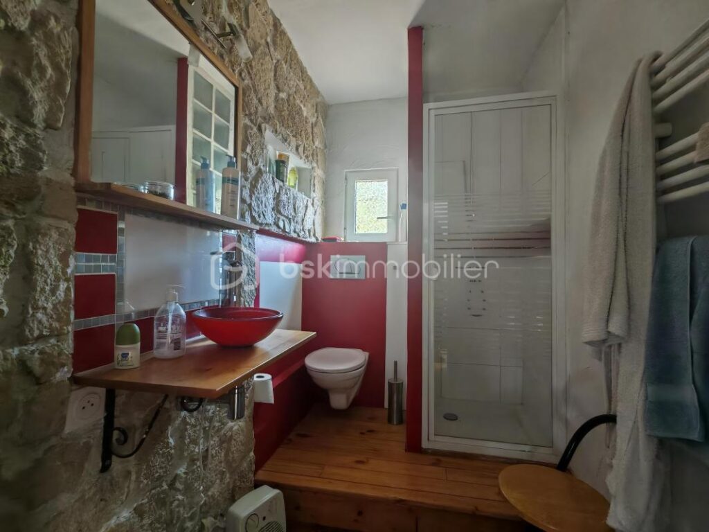 CREIL – Maison individuelle 6 pièces – 102 m² habitables / 160 m² au sol – Grand jardin devant et derrière – Exposition plein sud – 6 pièces – 2 chambres – 101 m²