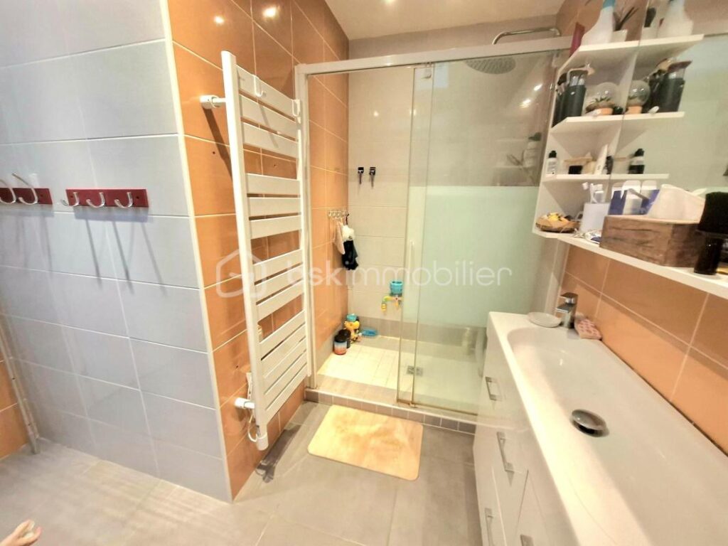 Maison de plain pied lumineuse 3 chambres avec jardin – 4 pièces – 3 chambres – 99 m²